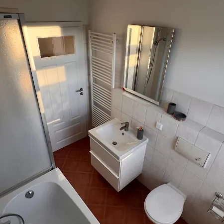 Ferienwohnung, Zentrum, Mit Garten, Am Radweg Apartment *