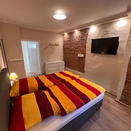 Ferienwohnung, Zentrum, Mit Garten, Am Radweg Apartment *